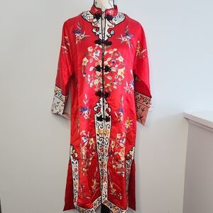Golden Bee Vibrant Red Floral Embroidered Women's Satin Coat Dress Robe Size Med
